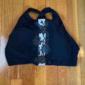 Athleta sports bra size M